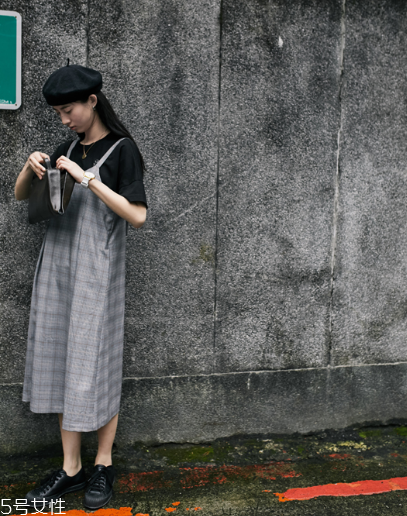 今年流行什么樣的吊帶裙？出街暴擊眼球