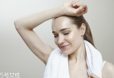 身體異味怎么輕松消除？三種方法讓你風(fēng)度翩翩