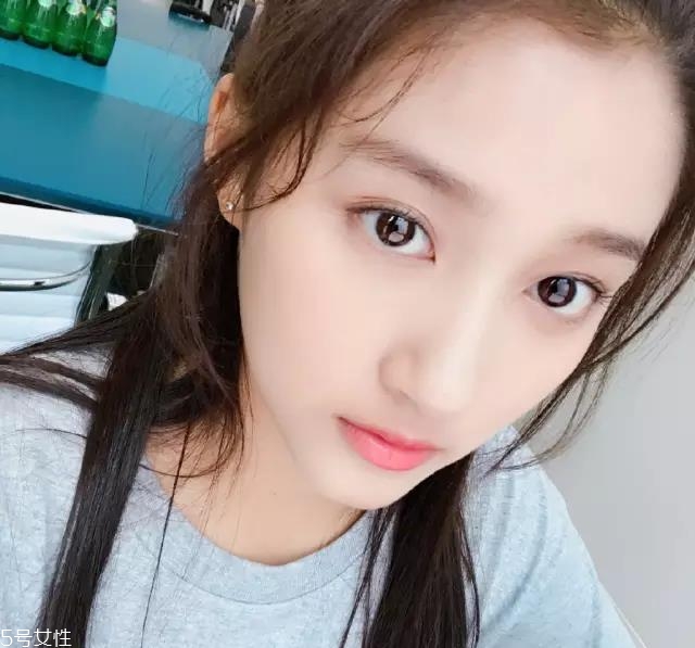 春天適合什么唇妝？4款簡單易上手的撩動唇色