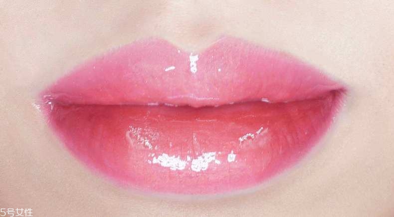 春天適合什么唇妝？4款簡單易上手的撩動唇色