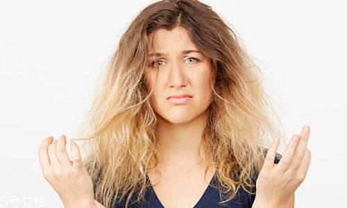 春季頭發(fā)變干枯是怎么回事？枯草發(fā)量拯救指南