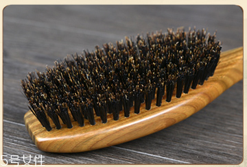 發(fā)量少用什么梳子好？五種梳子塑造豐盈秀發(fā)