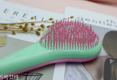 發(fā)量少用什么梳子好？五種梳子塑造豐盈秀發(fā)