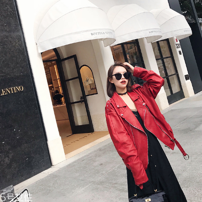 皮衣放久了掉皮怎么辦？皮衣掉皮輕松解決