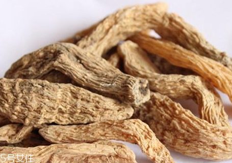 天麻為什么要姜制 增強(qiáng)祛風(fēng)并有溫中祛痰之功 天麻為什么要姜制 增強(qiáng)祛風(fēng)并有溫中祛痰之功