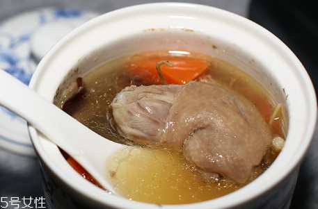 天麻能和羊肉一起燉嗎 天麻能和羊肉一起燉嗎