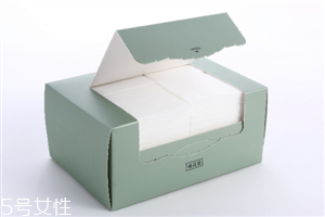 化妝棉怎么去黑頭 化妝棉的使用技巧 化妝棉怎么去黑頭 化妝棉的使用技巧