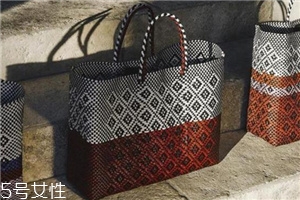 truss包包多少錢(qián)？有品味的你一定要有