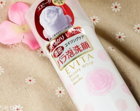 潔面泡沫能卸妝嗎？