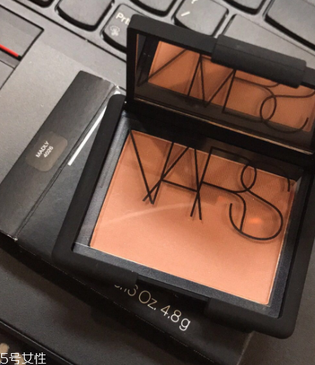 nars sex appeal腮紅干嗎？略飛粉不過(guò)可以接受