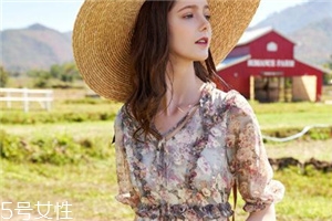 看櫻花穿什么裙子好看？清新美裙最相宜