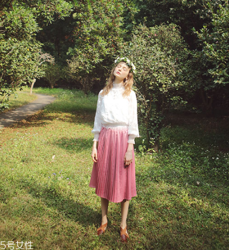 看櫻花穿什么裙子好看？清新美裙最相宜