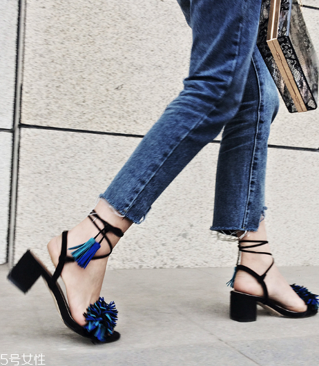 綁帶鞋怎么搭配？秒變街拍女神