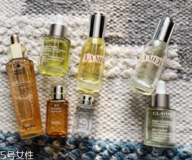 干皮敷面膜多長(zhǎng)時(shí)間好？先打底再敷面膜