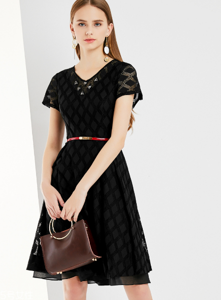 2022連衣裙流行趨勢？楚楚動人的仙女風范