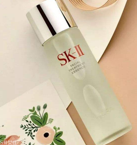 神仙水用手拍還是用化妝棉 各有優(yōu)缺點(diǎn) 神仙水用手拍還是用化妝棉 各有優(yōu)缺點(diǎn)