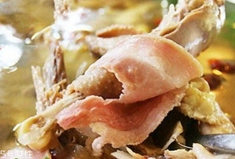 天麻燉雞用多少天麻 一個人的用量十到十五克 天麻燉雞用多少天麻 一個人的用量十到十五克