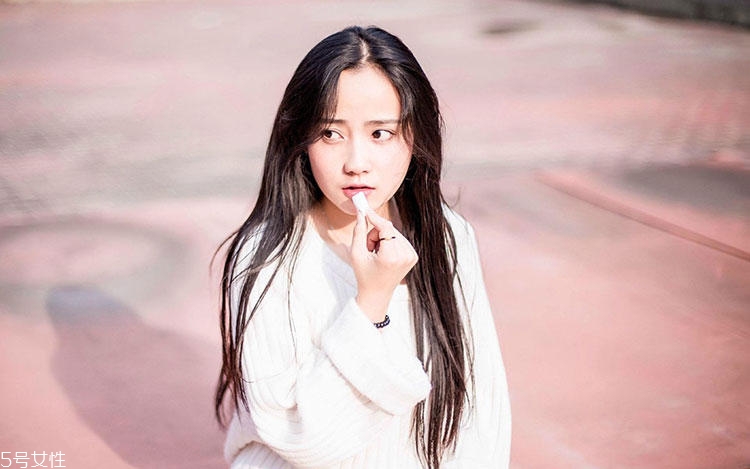 快速改善皮膚的方法 三種精華能應(yīng)急 快速改善皮膚的方法 三種精華能應(yīng)急