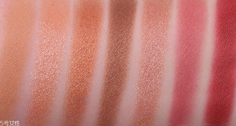 可口可樂彩妝有哪些？可口可樂聯名菲詩小鋪彩妝盤點