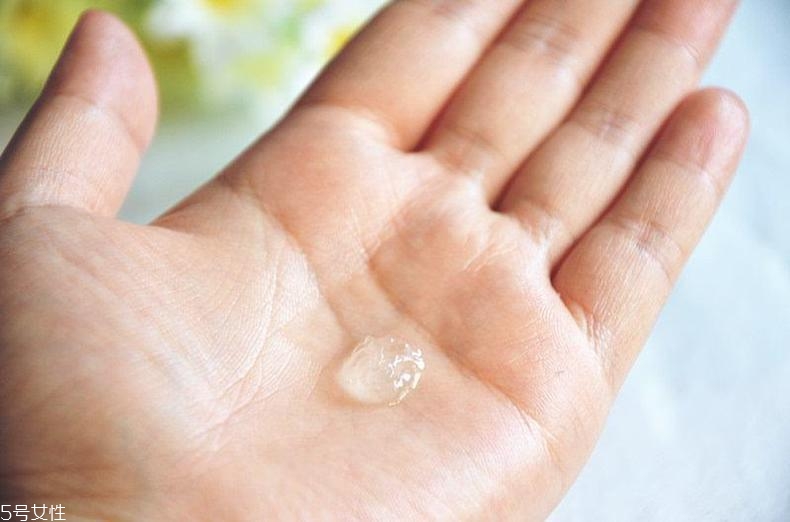 沒有卸妝油拿什么卸妝？含油物品能卸妝