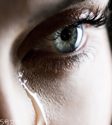 葉黃素可以空腹吃嗎？服用葉黃素要注意這些問題