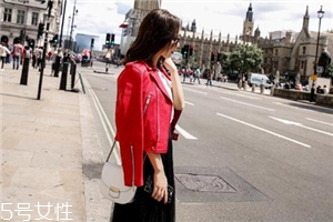 皮衣磨白了怎么辦？皮衣上色要仔細(xì)