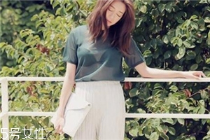 白褲子怎么搭配衣服好看？跟著明星學(xué)穿搭