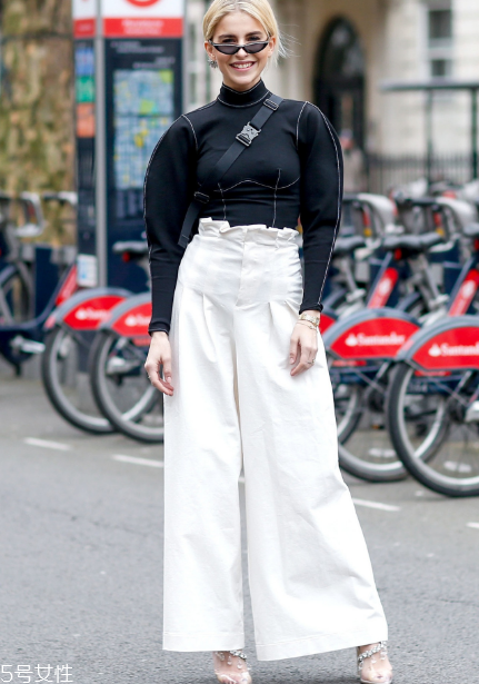 白褲子怎么搭配衣服好看？跟著明星學(xué)穿搭