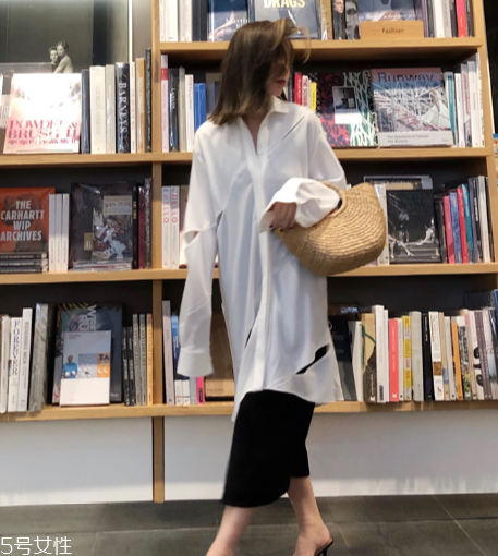 今年流行什么樣的白襯衫？襯衫也有新花樣
