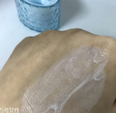 防曬乳可以當隔離用嗎？不可用在妝前