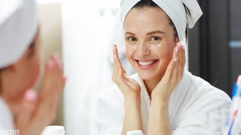 春季爆痘爛臉怎么回事？這幾點修復(fù)技巧拿去