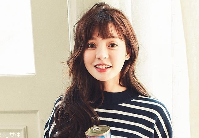 圓臉方臉適合什么扎發(fā)？2018流行少女扎發(fā)