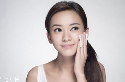 正確的徹底卸妝步驟 每天都要認(rèn)真卸妝洗臉 正確的徹底卸妝步驟 每天都要認(rèn)真卸妝洗臉