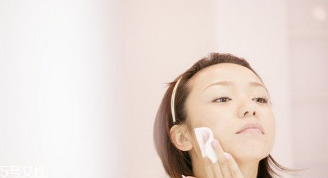 雅漾噴霧怎么定妝 敏感肌專用品牌 雅漾噴霧怎么定妝 敏感肌專用品牌