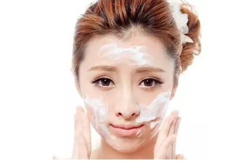 混合偏油皮膚怎樣護(hù)膚 日常護(hù)膚小竅門(mén)