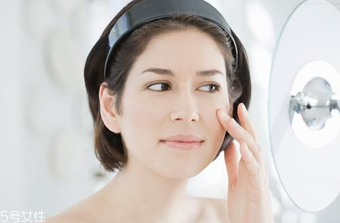 混合偏油皮膚怎樣護(hù)膚 日常護(hù)膚小竅門(mén)