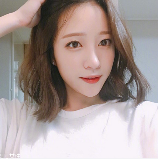 齊肩直發(fā)怎么扎好看 凸顯女神清純 齊肩直發(fā)怎么扎好看 凸顯女神清純