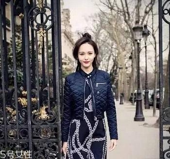 丸子頭適合什么臉型 一秒扎成的超美丸子頭 丸子頭適合什么臉型 一秒扎成的超美丸子頭