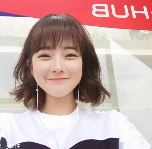 2022最流行的中長發(fā)型 2022最流行的發(fā)型之一 2022最流行的中長發(fā)型 2022最流行的發(fā)型之一