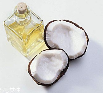 椰子油是酸性還是堿性？屬于弱酸性