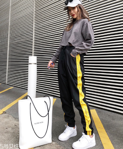 運動褲起球怎么處理？運動褲起球解決方法