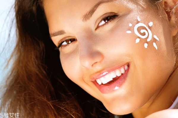 便宜的防曬霜有用嗎？高端和中低端防曬的區(qū)別