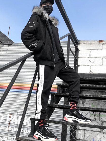 運(yùn)動(dòng)褲有油漬怎么洗掉？頑固油漬去無蹤