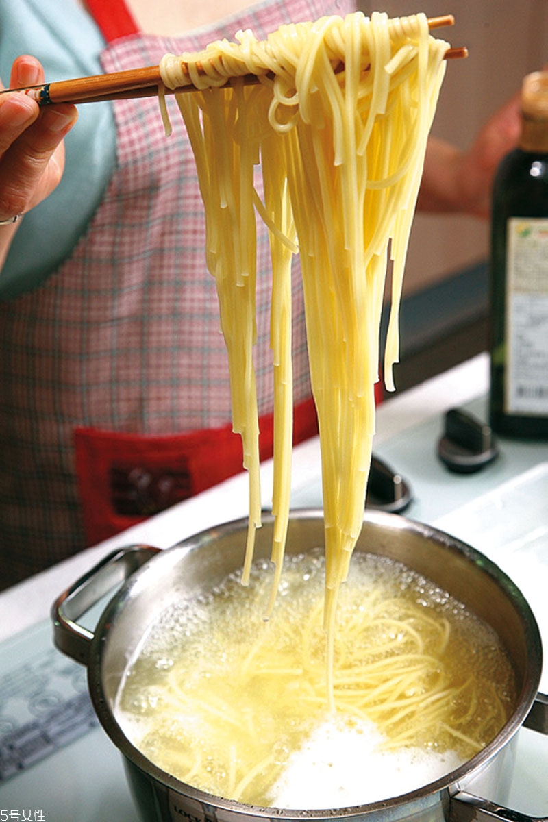 筷子什么材質(zhì)最好 各材質(zhì)筷子的優(yōu)缺點 筷子什么材質(zhì)最好 各材質(zhì)筷子的優(yōu)缺點