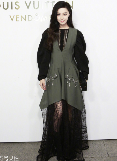 泡泡袖衣服怎么搭配？在大女人和小公舉之間自由轉(zhuǎn)換