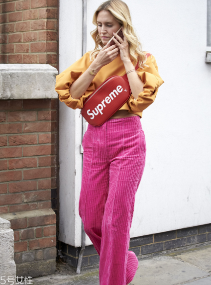 泡泡袖衣服怎么搭配？在大女人和小公舉之間自由轉(zhuǎn)換