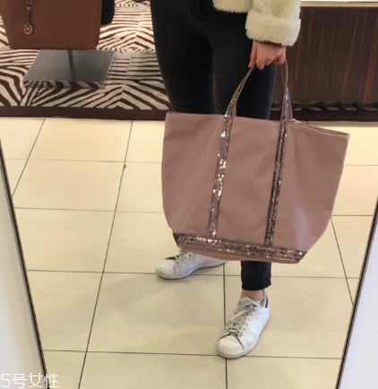 vanessa bruno是什么牌子？小眾愛(ài)好者的天堂