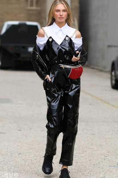 露肩裝怎么穿好看？用它撩倒全世界吧