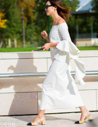 露肩裝怎么穿好看？用它撩倒全世界吧