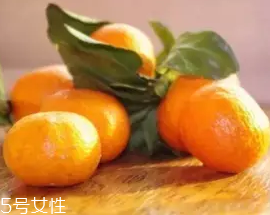 柑橘調(diào)香水好聞嗎？吃了這個(gè)大橘子